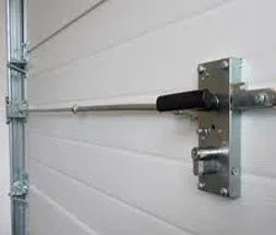 Skokie Locksmith Service Skokie, IL 847-462-7231 - 17a-Garage-Door-Locks