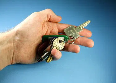 Skokie Locksmith Service Skokie, IL 847-462-7231 - 3a-Locksmith-26-key-service